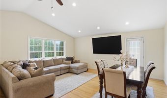 212 Lexington Ave, North Providence, RI 02904