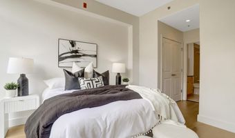 520 JOHN CARLYLE St 320, Alexandria, VA 22314