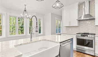 114 Daniel Trce, Burlington, CT 06013