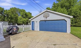 1420 N OWAISSA St, Appleton, WI 54911