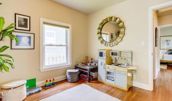 1708 N CAMERON St, Arlington, VA 22207