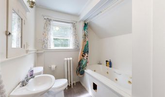 184 Whitney St, Auburn, ME 04210