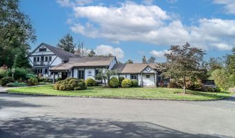 70 Obtuse Hill Rd, Brookfield, CT 06804
