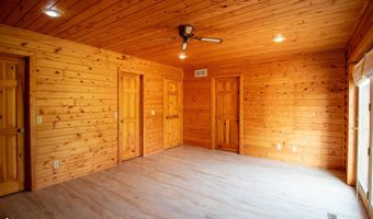 332 Allan St, Allison, IA 50602
