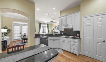 4102 Oberlin Way, Addison, TX 75001