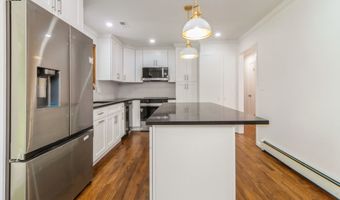 8 Laurel Dr, Brookfield, CT 06804