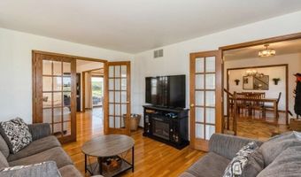 1049 Vine Ave, Riverside, IA 52327