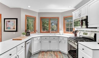 23 Gatehouse Ln, Amherst, NY 14051