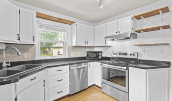 808 E HANCOCK St, Appleton, WI 54911