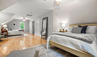 52 Hardy Rd, Bedford, NH 03110