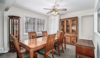 24 Prospect Dr, Brookfield, CT 06804