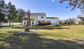 4 Westminster Dr, Annandale, NJ 08801