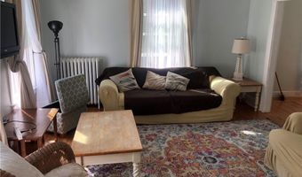 30 Simmons St, Newport, RI 02840