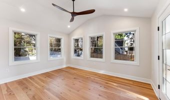 515 Sandalwood Rd, Villas, NJ 08251