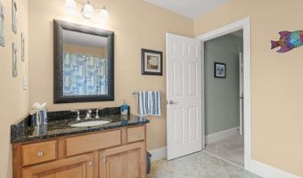 4 Caileigh Ct 4, Andover, MA 01810