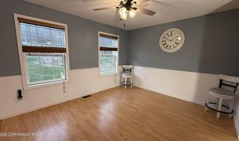 14 W Chickadee Ln, Albrightsville, PA 18210