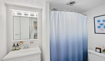 2059 HUNTINGTON Ave 1002, Alexandria, VA 22303