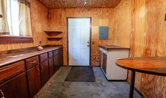 105 S Dubuque St, Albion, IA 50005