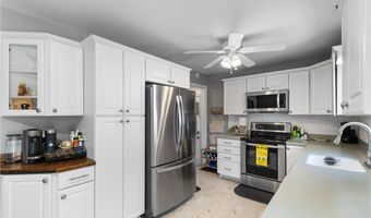 1086 Terrell Dr, Akron, OH 44313