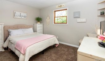 5090 Ridgeview Dr, Arnold, MO 63010