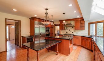 1 WILLOW BROOK Ln, Annandale, NJ 08801