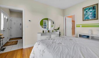 16 Weathervane Rd 16, Bristol, CT 06010