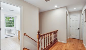 33 Cold Spring Rd, Avon, CT 06001