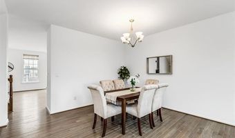 2769 Ashcombe Dr, Ann Arbor, MI 48105