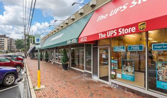 2323 N BURLINGTON St, Arlington, VA 22207