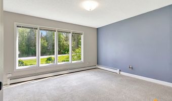 10010 Lone Tree Dr, Anchorage, AK 99507