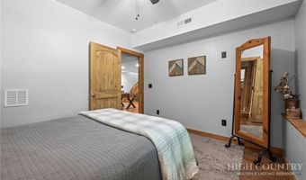 407 Signature Ridge Rd, Banner Elk, NC 28604