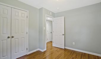 6024 RIXEY Dr, Alexandria, VA 22303