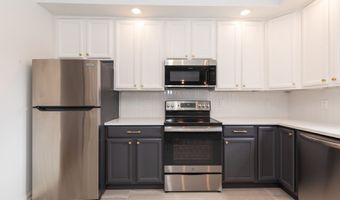 8 James St, Danbury, CT 06810
