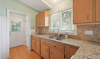 32 Brookfarm Rd, North Providence, RI 02904