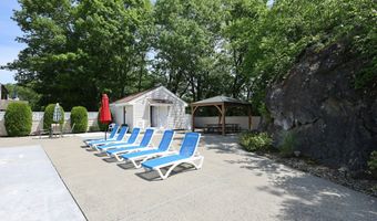 62 Deer Run 62, Bethel, CT 06801