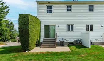100 Scenery Ln, Johnston, RI 02919