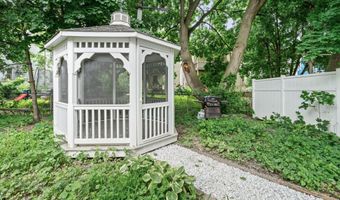 22 View Ave, Albany, NY 12209