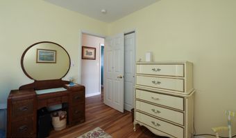 409 3rd St, Beach Haven, NJ 08008