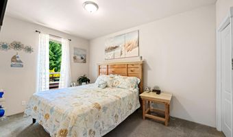 87477 Jean Dr, Bandon, OR 97411