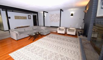 51 Ironworks Rd, Clinton, CT 06413
