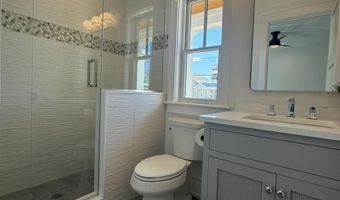 281 7th St, Avalon, NJ 08202