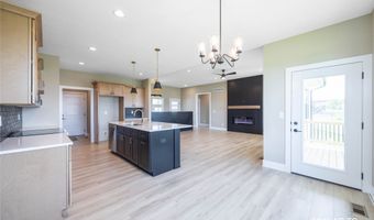 610 Ellis Cir, Adel, IA 50003