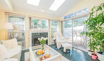 44186 SHADY GLEN Ter, Ashburn, VA 20147