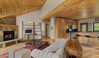 1015 W Wildwood Rd F, Avon, CO 81620