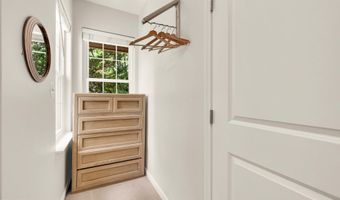 6747 APPLEMINT Ln, Alexandria, VA 22310