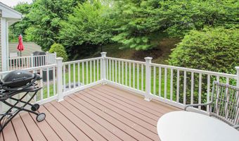 6 Lawrence Ave 6, Danbury, CT 06810