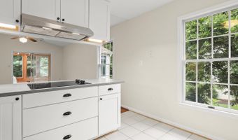 704 SYDNEY Ter, Annapolis, MD 21401