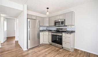 557 W GLENN Ave B-301, Auburn, AL 36830