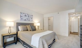 1016 S WAYNE St 406, Arlington, VA 22204