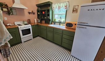 312 W Locust St, Aurora, MO 65605